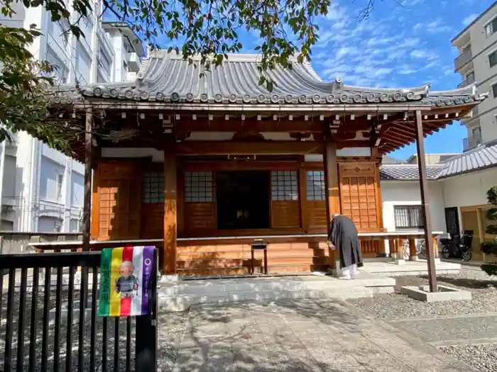 西岸寺の本殿