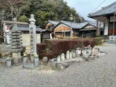 松元寺の{uncategorized: "未分類", other: "その他", undefined: "問題あり", building: "その他建物", grave: "お墓", sacred_gate: "鳥居", guardian: "狛犬", statue: "像", buddha: "仏像", history: "歴史", nature: "自然", garden: "庭園", animal: "動物", pagoda: "塔", temizu: "手水舎", mountain_gate: "山門・神門", sanctuary: "本殿・本堂", subordinate: "末社・摂社", art: "芸術", scenery: "景色", jizo: "地蔵", ema: "絵馬", goshuin: "御朱印", omikuji: "おみくじ", items: "授与品その他", amulet: "お守り", goshuincho: "御朱印帳", eats: "食事", festival: "お祭り", votive_dance: "神楽", shichigosan: "七五三参", wedding: "結婚式", experience: "体験その他", initially: "初詣", around: "周辺", anti_infection: "感染症対策"}