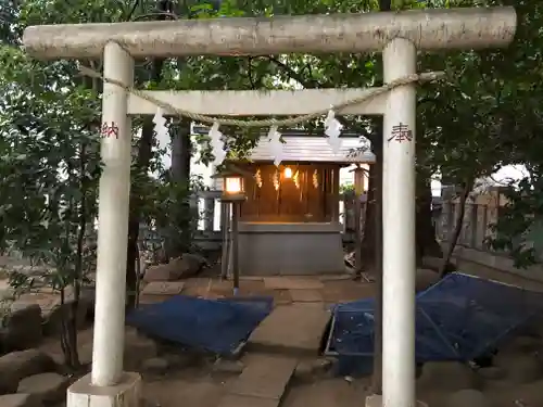 神明氷川神社の鳥居