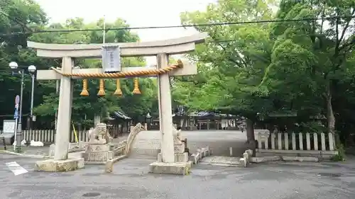 泉穴師神社の鳥居