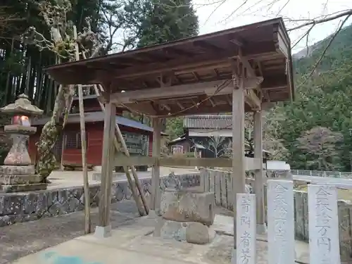 上長瀬國津神社の手水舎