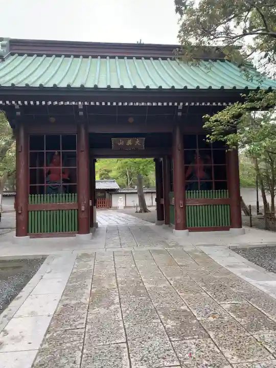 高徳院の山門・神門