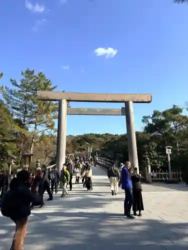 伊勢神宮内宮（皇大神宮）の{uncategorized: "未分類", other: "その他", undefined: "問題あり", building: "その他建物", grave: "お墓", sacred_gate: "鳥居", guardian: "狛犬", statue: "像", buddha: "仏像", history: "歴史", nature: "自然", garden: "庭園", animal: "動物", pagoda: "塔", temizu: "手水舎", mountain_gate: "山門・神門", sanctuary: "本殿・本堂", subordinate: "末社・摂社", art: "芸術", scenery: "景色", jizo: "地蔵", ema: "絵馬", goshuin: "御朱印", omikuji: "おみくじ", items: "授与品その他", amulet: "お守り", goshuincho: "御朱印帳", eats: "食事", festival: "お祭り", votive_dance: "神楽", shichigosan: "七五三参", wedding: "結婚式", experience: "体験その他", initially: "初詣", around: "周辺", anti_infection: "感染症対策"}