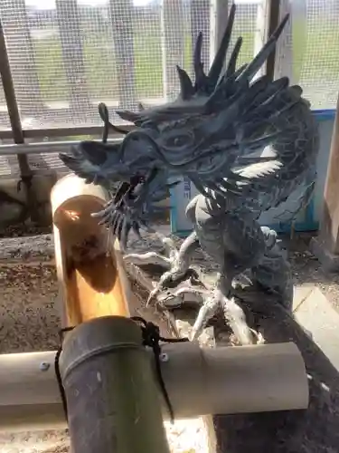 おちょぼ稲荷故里の宮の手水舎