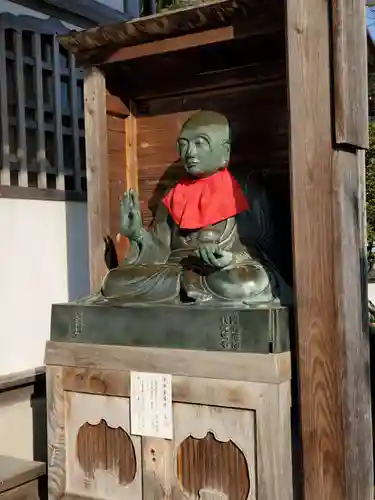 月照寺の像