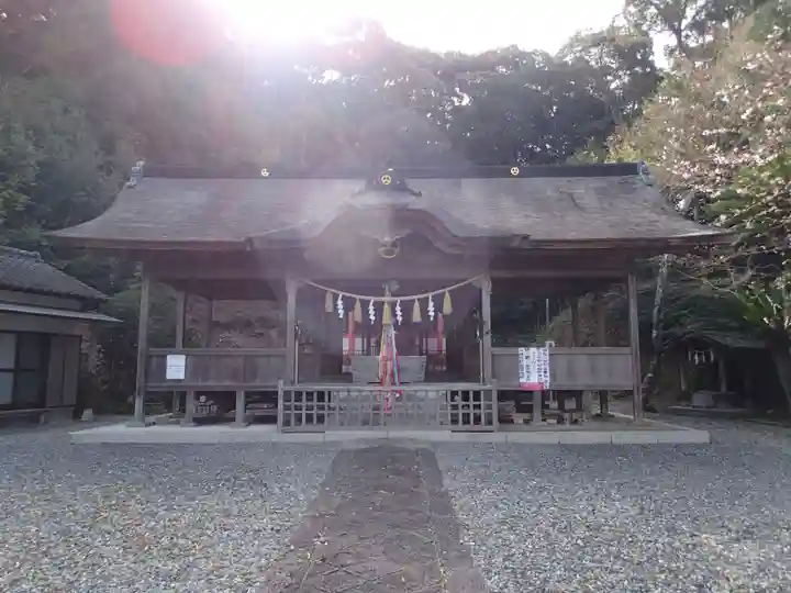 鳴無神社の本殿・本堂