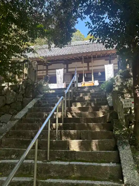 葛木坐火雷神社の{uncategorized: "未分類", other: "その他", undefined: "問題あり", building: "その他建物", grave: "お墓", sacred_gate: "鳥居", guardian: "狛犬", statue: "像", buddha: "仏像", history: "歴史", nature: "自然", garden: "庭園", animal: "動物", pagoda: "塔", temizu: "手水舎", mountain_gate: "山門・神門", sanctuary: "本殿・本堂", subordinate: "末社・摂社", art: "芸術", scenery: "景色", jizo: "地蔵", ema: "絵馬", goshuin: "御朱印", omikuji: "おみくじ", items: "授与品その他", amulet: "お守り", goshuincho: "御朱印帳", eats: "食事", festival: "お祭り", votive_dance: "神楽", shichigosan: "七五三参", wedding: "結婚式", experience: "体験その他", initially: "初詣", around: "周辺", anti_infection: "感染症対策"}