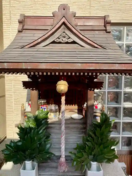 明星稲荷神社の{uncategorized: "未分類", other: "その他", undefined: "問題あり", building: "その他建物", grave: "お墓", sacred_gate: "鳥居", guardian: "狛犬", statue: "像", buddha: "仏像", history: "歴史", nature: "自然", garden: "庭園", animal: "動物", pagoda: "塔", temizu: "手水舎", mountain_gate: "山門・神門", sanctuary: "本殿・本堂", subordinate: "末社・摂社", art: "芸術", scenery: "景色", jizo: "地蔵", ema: "絵馬", goshuin: "御朱印", omikuji: "おみくじ", items: "授与品その他", amulet: "お守り", goshuincho: "御朱印帳", eats: "食事", festival: "お祭り", votive_dance: "神楽", shichigosan: "七五三参", wedding: "結婚式", experience: "体験その他", initially: "初詣", around: "周辺", anti_infection: "感染症対策"}
