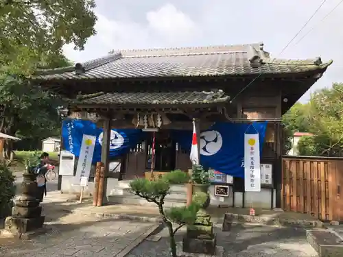 坂本八幡宮の本殿