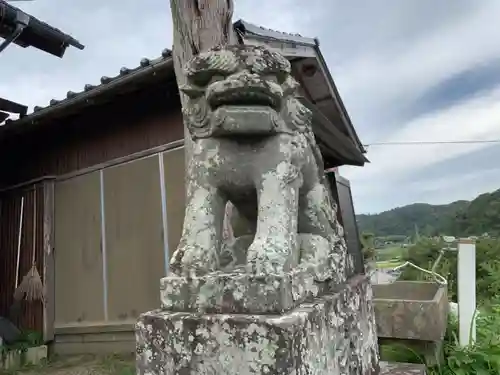 瀧田神社の狛犬