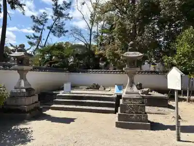 與杼神社の{uncategorized: "未分類", other: "その他", undefined: "問題あり", building: "その他建物", grave: "お墓", sacred_gate: "鳥居", guardian: "狛犬", statue: "像", buddha: "仏像", history: "歴史", nature: "自然", garden: "庭園", animal: "動物", pagoda: "塔", temizu: "手水舎", mountain_gate: "山門・神門", sanctuary: "本殿・本堂", subordinate: "末社・摂社", art: "芸術", scenery: "景色", jizo: "地蔵", ema: "絵馬", goshuin: "御朱印", omikuji: "おみくじ", items: "授与品その他", amulet: "お守り", goshuincho: "御朱印帳", eats: "食事", festival: "お祭り", votive_dance: "神楽", shichigosan: "七五三参", wedding: "結婚式", experience: "体験その他", initially: "初詣", around: "周辺", anti_infection: "感染症対策"}