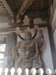 西明寺の像