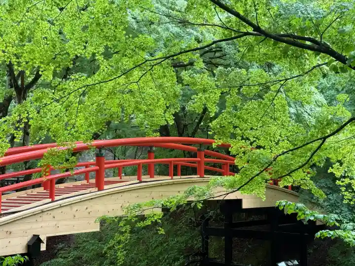 伊香保神社の{uncategorized: "未分類", other: "その他", undefined: "問題あり", building: "その他建物", grave: "お墓", sacred_gate: "鳥居", guardian: "狛犬", statue: "像", buddha: "仏像", history: "歴史", nature: "自然", garden: "庭園", animal: "動物", pagoda: "塔", temizu: "手水舎", mountain_gate: "山門・神門", sanctuary: "本殿・本堂", subordinate: "末社・摂社", art: "芸術", scenery: "景色", jizo: "地蔵", ema: "絵馬", goshuin: "御朱印", omikuji: "おみくじ", items: "授与品その他", amulet: "お守り", goshuincho: "御朱印帳", eats: "食事", festival: "お祭り", votive_dance: "神楽", shichigosan: "七五三参", wedding: "結婚式", experience: "体験その他", initially: "初詣", around: "周辺", anti_infection: "感染症対策"}