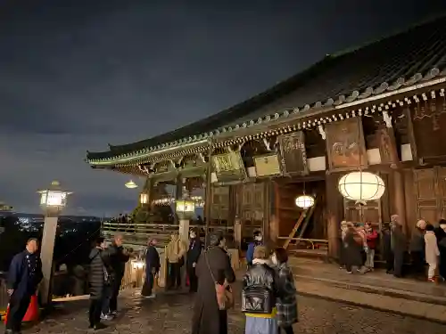 東大寺 二月堂の{uncategorized: "未分類", other: "その他", undefined: "問題あり", building: "その他建物", grave: "お墓", sacred_gate: "鳥居", guardian: "狛犬", statue: "像", buddha: "仏像", history: "歴史", nature: "自然", garden: "庭園", animal: "動物", pagoda: "塔", temizu: "手水舎", mountain_gate: "山門・神門", sanctuary: "本殿・本堂", subordinate: "末社・摂社", art: "芸術", scenery: "景色", jizo: "地蔵", ema: "絵馬", goshuin: "御朱印", omikuji: "おみくじ", items: "授与品その他", amulet: "お守り", goshuincho: "御朱印帳", eats: "食事", festival: "お祭り", votive_dance: "神楽", shichigosan: "七五三参", wedding: "結婚式", experience: "体験その他", initially: "初詣", around: "周辺", anti_infection: "感染症対策"}