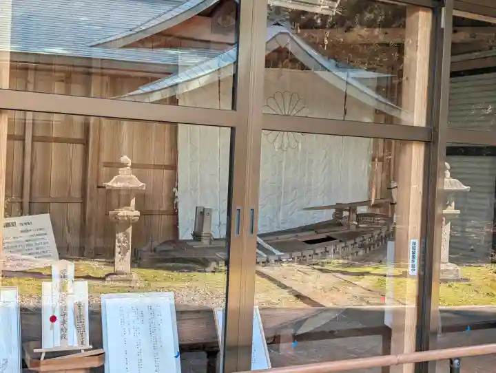 若狭姫神社(若狭彦神社下社)の{uncategorized: "未分類", other: "その他", undefined: "問題あり", building: "その他建物", grave: "お墓", sacred_gate: "鳥居", guardian: "狛犬", statue: "像", buddha: "仏像", history: "歴史", nature: "自然", garden: "庭園", animal: "動物", pagoda: "塔", temizu: "手水舎", mountain_gate: "山門・神門", sanctuary: "本殿・本堂", subordinate: "末社・摂社", art: "芸術", scenery: "景色", jizo: "地蔵", ema: "絵馬", goshuin: "御朱印", omikuji: "おみくじ", items: "授与品その他", amulet: "お守り", goshuincho: "御朱印帳", eats: "食事", festival: "お祭り", votive_dance: "神楽", shichigosan: "七五三参", wedding: "結婚式", experience: "体験その他", initially: "初詣", around: "周辺", anti_infection: "感染症対策"}