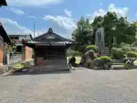 法泉寺の{uncategorized: "未分類", other: "その他", undefined: "問題あり", building: "その他建物", grave: "お墓", sacred_gate: "鳥居", guardian: "狛犬", statue: "像", buddha: "仏像", history: "歴史", nature: "自然", garden: "庭園", animal: "動物", pagoda: "塔", temizu: "手水舎", mountain_gate: "山門・神門", sanctuary: "本殿・本堂", subordinate: "末社・摂社", art: "芸術", scenery: "景色", jizo: "地蔵", ema: "絵馬", goshuin: "御朱印", omikuji: "おみくじ", items: "授与品その他", amulet: "お守り", goshuincho: "御朱印帳", eats: "食事", festival: "お祭り", votive_dance: "神楽", shichigosan: "七五三参", wedding: "結婚式", experience: "体験その他", initially: "初詣", around: "周辺", anti_infection: "感染症対策"}