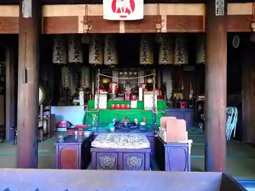 泉蔵院の本殿・本堂