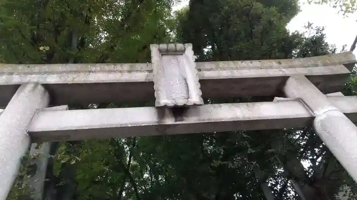 桐ヶ谷氷川神社の鳥居