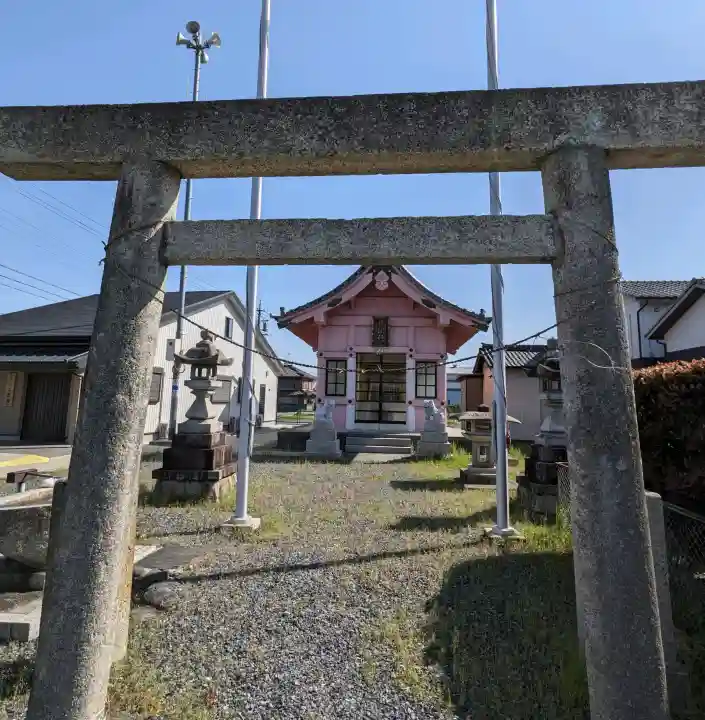 神明社(又八神明社)の{uncategorized: "未分類", other: "その他", undefined: "問題あり", building: "その他建物", grave: "お墓", sacred_gate: "鳥居", guardian: "狛犬", statue: "像", buddha: "仏像", history: "歴史", nature: "自然", garden: "庭園", animal: "動物", pagoda: "塔", temizu: "手水舎", mountain_gate: "山門・神門", sanctuary: "本殿・本堂", subordinate: "末社・摂社", art: "芸術", scenery: "景色", jizo: "地蔵", ema: "絵馬", goshuin: "御朱印", omikuji: "おみくじ", items: "授与品その他", amulet: "お守り", goshuincho: "御朱印帳", eats: "食事", festival: "お祭り", votive_dance: "神楽", shichigosan: "七五三参", wedding: "結婚式", experience: "体験その他", initially: "初詣", around: "周辺", anti_infection: "感染症対策"}