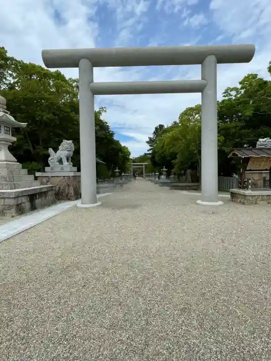 伊弉諾神宮の{uncategorized: "未分類", other: "その他", undefined: "問題あり", building: "その他建物", grave: "お墓", sacred_gate: "鳥居", guardian: "狛犬", statue: "像", buddha: "仏像", history: "歴史", nature: "自然", garden: "庭園", animal: "動物", pagoda: "塔", temizu: "手水舎", mountain_gate: "山門・神門", sanctuary: "本殿・本堂", subordinate: "末社・摂社", art: "芸術", scenery: "景色", jizo: "地蔵", ema: "絵馬", goshuin: "御朱印", omikuji: "おみくじ", items: "授与品その他", amulet: "お守り", goshuincho: "御朱印帳", eats: "食事", festival: "お祭り", votive_dance: "神楽", shichigosan: "七五三参", wedding: "結婚式", experience: "体験その他", initially: "初詣", around: "周辺", anti_infection: "感染症対策"}