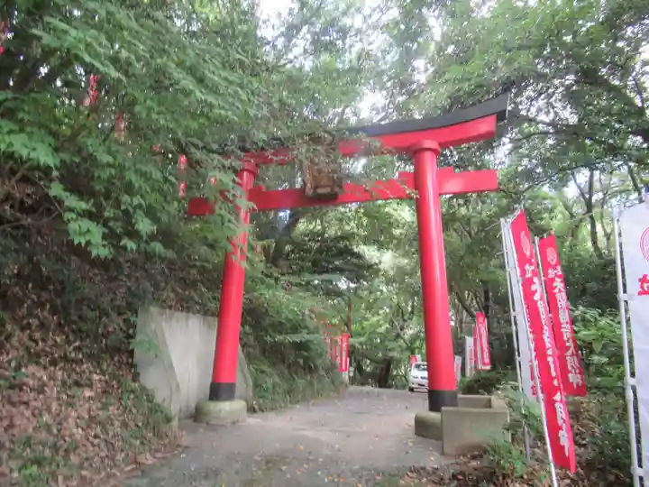 天開稲荷社の鳥居