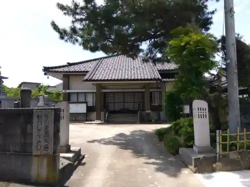 全勝寺の{uncategorized: "未分類", other: "その他", undefined: "問題あり", building: "その他建物", grave: "お墓", sacred_gate: "鳥居", guardian: "狛犬", statue: "像", buddha: "仏像", history: "歴史", nature: "自然", garden: "庭園", animal: "動物", pagoda: "塔", temizu: "手水舎", mountain_gate: "山門・神門", sanctuary: "本殿・本堂", subordinate: "末社・摂社", art: "芸術", scenery: "景色", jizo: "地蔵", ema: "絵馬", goshuin: "御朱印", omikuji: "おみくじ", items: "授与品その他", amulet: "お守り", goshuincho: "御朱印帳", eats: "食事", festival: "お祭り", votive_dance: "神楽", shichigosan: "七五三参", wedding: "結婚式", experience: "体験その他", initially: "初詣", around: "周辺", anti_infection: "感染症対策"}