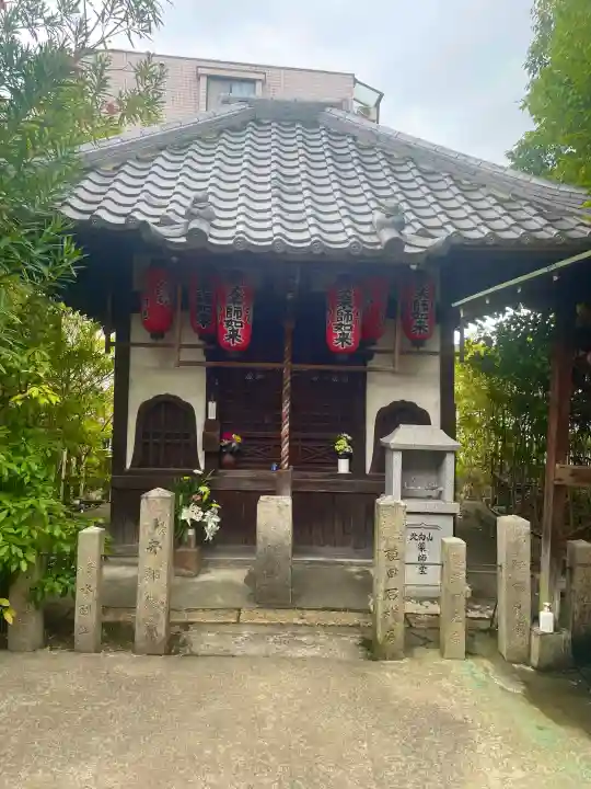 北向山不動院の{uncategorized: "未分類", other: "その他", undefined: "問題あり", building: "その他建物", grave: "お墓", sacred_gate: "鳥居", guardian: "狛犬", statue: "像", buddha: "仏像", history: "歴史", nature: "自然", garden: "庭園", animal: "動物", pagoda: "塔", temizu: "手水舎", mountain_gate: "山門・神門", sanctuary: "本殿・本堂", subordinate: "末社・摂社", art: "芸術", scenery: "景色", jizo: "地蔵", ema: "絵馬", goshuin: "御朱印", omikuji: "おみくじ", items: "授与品その他", amulet: "お守り", goshuincho: "御朱印帳", eats: "食事", festival: "お祭り", votive_dance: "神楽", shichigosan: "七五三参", wedding: "結婚式", experience: "体験その他", initially: "初詣", around: "周辺", anti_infection: "感染症対策"}