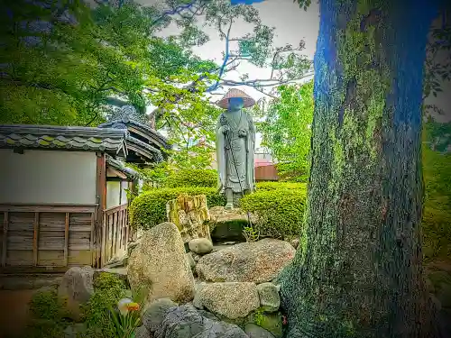 雲心寺の像