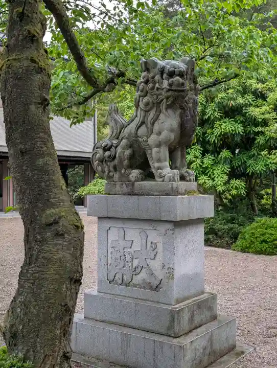 越中一宮 髙瀬神社の{uncategorized: "未分類", other: "その他", undefined: "問題あり", building: "その他建物", grave: "お墓", sacred_gate: "鳥居", guardian: "狛犬", statue: "像", buddha: "仏像", history: "歴史", nature: "自然", garden: "庭園", animal: "動物", pagoda: "塔", temizu: "手水舎", mountain_gate: "山門・神門", sanctuary: "本殿・本堂", subordinate: "末社・摂社", art: "芸術", scenery: "景色", jizo: "地蔵", ema: "絵馬", goshuin: "御朱印", omikuji: "おみくじ", items: "授与品その他", amulet: "お守り", goshuincho: "御朱印帳", eats: "食事", festival: "お祭り", votive_dance: "神楽", shichigosan: "七五三参", wedding: "結婚式", experience: "体験その他", initially: "初詣", around: "周辺", anti_infection: "感染症対策"}