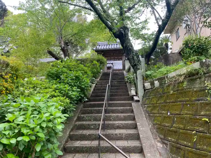 賢聖院の{uncategorized: "未分類", other: "その他", undefined: "問題あり", building: "その他建物", grave: "お墓", sacred_gate: "鳥居", guardian: "狛犬", statue: "像", buddha: "仏像", history: "歴史", nature: "自然", garden: "庭園", animal: "動物", pagoda: "塔", temizu: "手水舎", mountain_gate: "山門・神門", sanctuary: "本殿・本堂", subordinate: "末社・摂社", art: "芸術", scenery: "景色", jizo: "地蔵", ema: "絵馬", goshuin: "御朱印", omikuji: "おみくじ", items: "授与品その他", amulet: "お守り", goshuincho: "御朱印帳", eats: "食事", festival: "お祭り", votive_dance: "神楽", shichigosan: "七五三参", wedding: "結婚式", experience: "体験その他", initially: "初詣", around: "周辺", anti_infection: "感染症対策"}