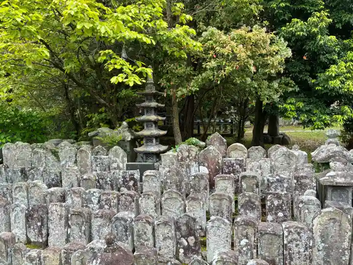 願成就院の{uncategorized: "未分類", other: "その他", undefined: "問題あり", building: "その他建物", grave: "お墓", sacred_gate: "鳥居", guardian: "狛犬", statue: "像", buddha: "仏像", history: "歴史", nature: "自然", garden: "庭園", animal: "動物", pagoda: "塔", temizu: "手水舎", mountain_gate: "山門・神門", sanctuary: "本殿・本堂", subordinate: "末社・摂社", art: "芸術", scenery: "景色", jizo: "地蔵", ema: "絵馬", goshuin: "御朱印", omikuji: "おみくじ", items: "授与品その他", amulet: "お守り", goshuincho: "御朱印帳", eats: "食事", festival: "お祭り", votive_dance: "神楽", shichigosan: "七五三参", wedding: "結婚式", experience: "体験その他", initially: "初詣", around: "周辺", anti_infection: "感染症対策"}