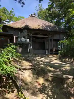 松苧神社の本殿・本堂