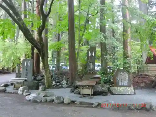 諏訪神社（北口本宮冨士浅間神社摂社）(山梨県)