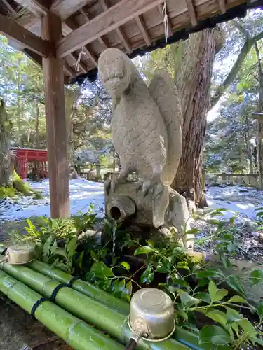 服部神社の手水舎