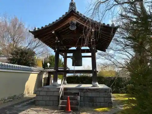 源光庵の{uncategorized: "未分類", other: "その他", undefined: "問題あり", building: "その他建物", grave: "お墓", sacred_gate: "鳥居", guardian: "狛犬", statue: "像", buddha: "仏像", history: "歴史", nature: "自然", garden: "庭園", animal: "動物", pagoda: "塔", temizu: "手水舎", mountain_gate: "山門・神門", sanctuary: "本殿・本堂", subordinate: "末社・摂社", art: "芸術", scenery: "景色", jizo: "地蔵", ema: "絵馬", goshuin: "御朱印", omikuji: "おみくじ", items: "授与品その他", amulet: "お守り", goshuincho: "御朱印帳", eats: "食事", festival: "お祭り", votive_dance: "神楽", shichigosan: "七五三参", wedding: "結婚式", experience: "体験その他", initially: "初詣", around: "周辺", anti_infection: "感染症対策"}
