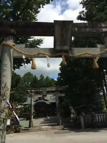 大川上美良布神社の鳥居