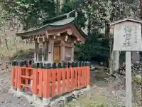 梅宮社(貴船神社末社)の{uncategorized: "未分類", other: "その他", undefined: "問題あり", building: "その他建物", grave: "お墓", sacred_gate: "鳥居", guardian: "狛犬", statue: "像", buddha: "仏像", history: "歴史", nature: "自然", garden: "庭園", animal: "動物", pagoda: "塔", temizu: "手水舎", mountain_gate: "山門・神門", sanctuary: "本殿・本堂", subordinate: "末社・摂社", art: "芸術", scenery: "景色", jizo: "地蔵", ema: "絵馬", goshuin: "御朱印", omikuji: "おみくじ", items: "授与品その他", amulet: "お守り", goshuincho: "御朱印帳", eats: "食事", festival: "お祭り", votive_dance: "神楽", shichigosan: "七五三参", wedding: "結婚式", experience: "体験その他", initially: "初詣", around: "周辺", anti_infection: "感染症対策"}