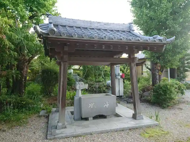西光寺の手水舎