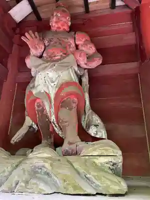 太平山神社の像