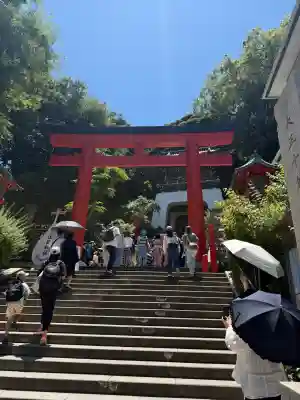 江島神社の{uncategorized: "未分類", other: "その他", undefined: "問題あり", building: "その他建物", grave: "お墓", sacred_gate: "鳥居", guardian: "狛犬", statue: "像", buddha: "仏像", history: "歴史", nature: "自然", garden: "庭園", animal: "動物", pagoda: "塔", temizu: "手水舎", mountain_gate: "山門・神門", sanctuary: "本殿・本堂", subordinate: "末社・摂社", art: "芸術", scenery: "景色", jizo: "地蔵", ema: "絵馬", goshuin: "御朱印", omikuji: "おみくじ", items: "授与品その他", amulet: "お守り", goshuincho: "御朱印帳", eats: "食事", festival: "お祭り", votive_dance: "神楽", shichigosan: "七五三参", wedding: "結婚式", experience: "体験その他", initially: "初詣", around: "周辺", anti_infection: "感染症対策"}