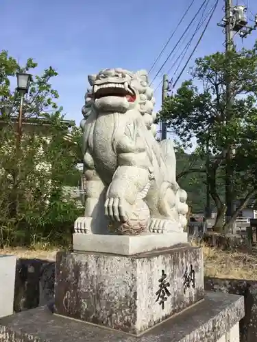 山梨縣護國神社の狛犬