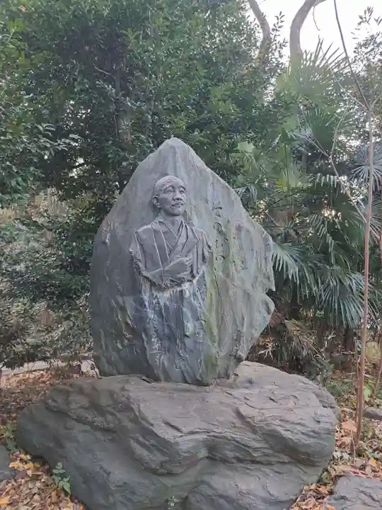 代々木八幡宮の像