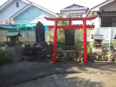 天王坊稲荷神社の末社・摂社