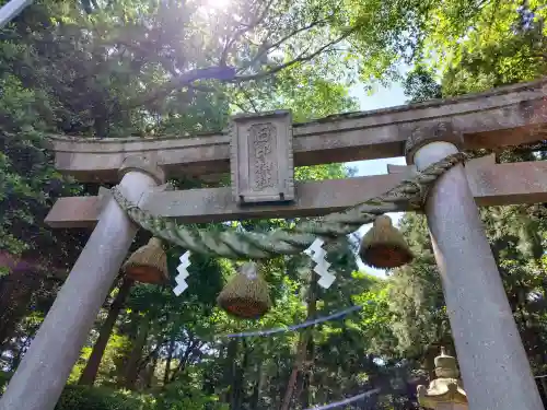 石部神社の{uncategorized: "未分類", other: "その他", undefined: "問題あり", building: "その他建物", grave: "お墓", sacred_gate: "鳥居", guardian: "狛犬", statue: "像", buddha: "仏像", history: "歴史", nature: "自然", garden: "庭園", animal: "動物", pagoda: "塔", temizu: "手水舎", mountain_gate: "山門・神門", sanctuary: "本殿・本堂", subordinate: "末社・摂社", art: "芸術", scenery: "景色", jizo: "地蔵", ema: "絵馬", goshuin: "御朱印", omikuji: "おみくじ", items: "授与品その他", amulet: "お守り", goshuincho: "御朱印帳", eats: "食事", festival: "お祭り", votive_dance: "神楽", shichigosan: "七五三参", wedding: "結婚式", experience: "体験その他", initially: "初詣", around: "周辺", anti_infection: "感染症対策"}
