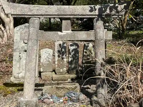 櫻井子安神社の鳥居