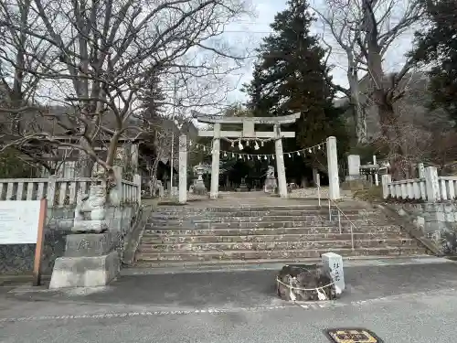 熊野神社の{uncategorized: "未分類", other: "その他", undefined: "問題あり", building: "その他建物", grave: "お墓", sacred_gate: "鳥居", guardian: "狛犬", statue: "像", buddha: "仏像", history: "歴史", nature: "自然", garden: "庭園", animal: "動物", pagoda: "塔", temizu: "手水舎", mountain_gate: "山門・神門", sanctuary: "本殿・本堂", subordinate: "末社・摂社", art: "芸術", scenery: "景色", jizo: "地蔵", ema: "絵馬", goshuin: "御朱印", omikuji: "おみくじ", items: "授与品その他", amulet: "お守り", goshuincho: "御朱印帳", eats: "食事", festival: "お祭り", votive_dance: "神楽", shichigosan: "七五三参", wedding: "結婚式", experience: "体験その他", initially: "初詣", around: "周辺", anti_infection: "感染症対策"}