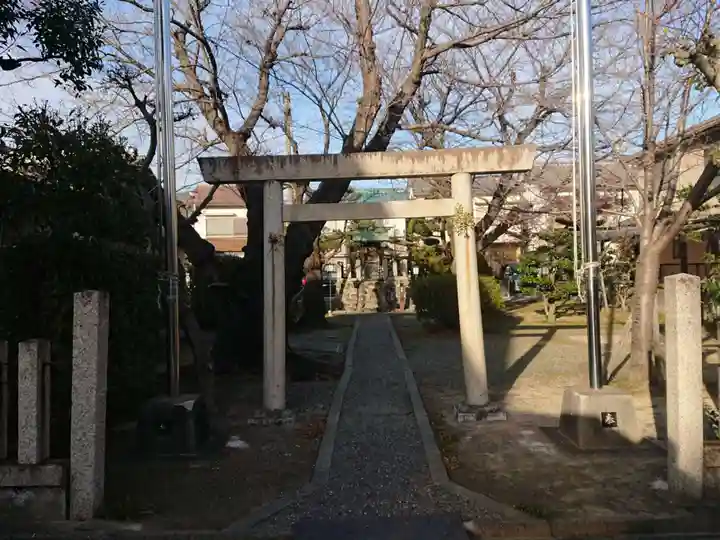 大和神社の鳥居