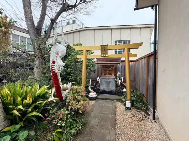 蛇窪神社の{uncategorized: "未分類", other: "その他", undefined: "問題あり", building: "その他建物", grave: "お墓", sacred_gate: "鳥居", guardian: "狛犬", statue: "像", buddha: "仏像", history: "歴史", nature: "自然", garden: "庭園", animal: "動物", pagoda: "塔", temizu: "手水舎", mountain_gate: "山門・神門", sanctuary: "本殿・本堂", subordinate: "末社・摂社", art: "芸術", scenery: "景色", jizo: "地蔵", ema: "絵馬", goshuin: "御朱印", omikuji: "おみくじ", items: "授与品その他", amulet: "お守り", goshuincho: "御朱印帳", eats: "食事", festival: "お祭り", votive_dance: "神楽", shichigosan: "七五三参", wedding: "結婚式", experience: "体験その他", initially: "初詣", around: "周辺", anti_infection: "感染症対策"}