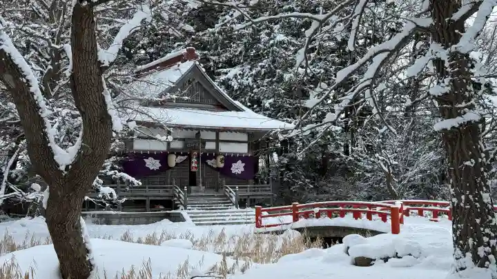秋葉神社の{uncategorized: "未分類", other: "その他", undefined: "問題あり", building: "その他建物", grave: "お墓", sacred_gate: "鳥居", guardian: "狛犬", statue: "像", buddha: "仏像", history: "歴史", nature: "自然", garden: "庭園", animal: "動物", pagoda: "塔", temizu: "手水舎", mountain_gate: "山門・神門", sanctuary: "本殿・本堂", subordinate: "末社・摂社", art: "芸術", scenery: "景色", jizo: "地蔵", ema: "絵馬", goshuin: "御朱印", omikuji: "おみくじ", items: "授与品その他", amulet: "お守り", goshuincho: "御朱印帳", eats: "食事", festival: "お祭り", votive_dance: "神楽", shichigosan: "七五三参", wedding: "結婚式", experience: "体験その他", initially: "初詣", around: "周辺", anti_infection: "感染症対策"}