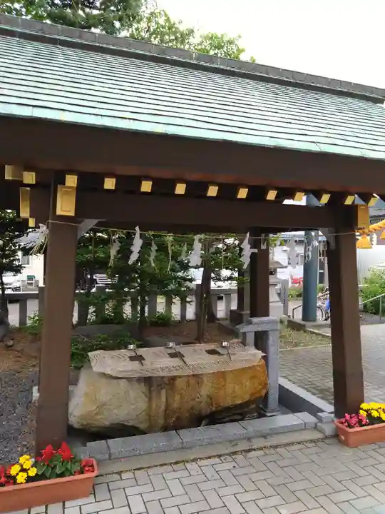 烈々布神社の手水舎
